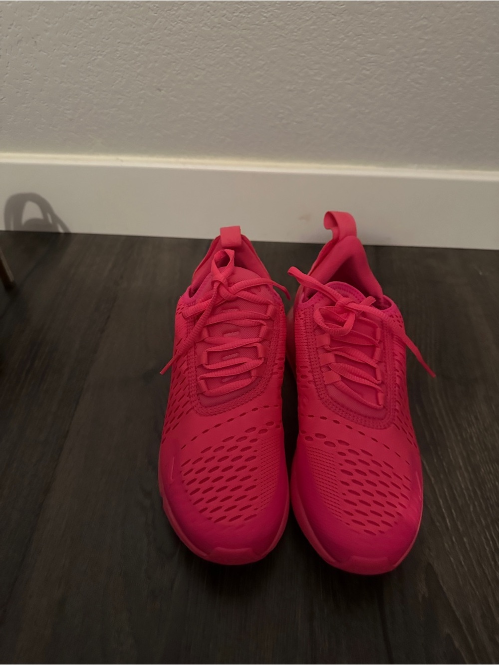 Nike Women's Hot Pink Lightweight Sneakers